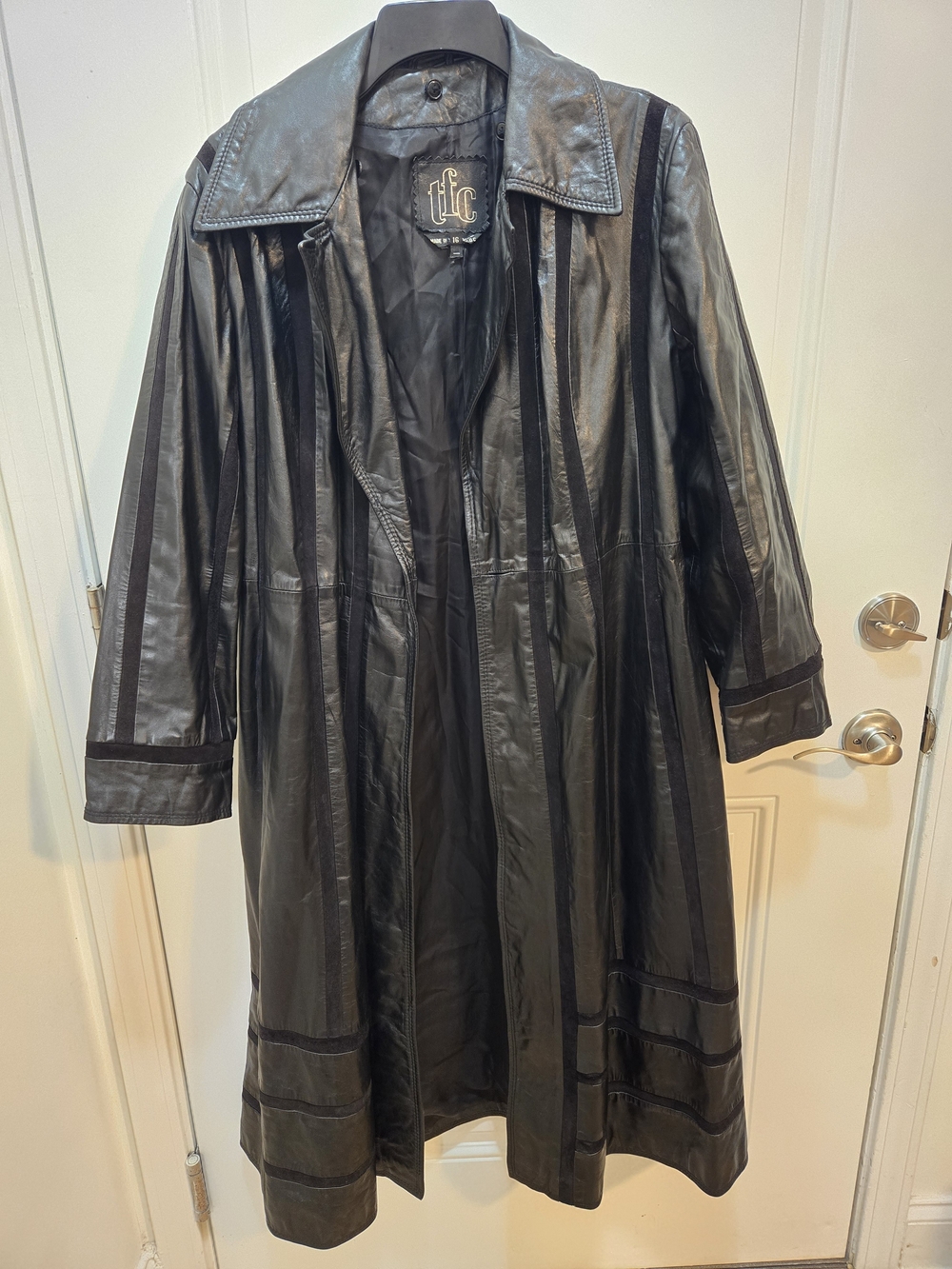 tfc Women's Black Leather Overcoat Long Sleeve Lined Button Closure Size 16